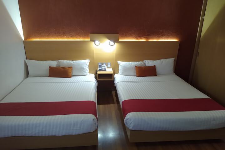 Room 13 of 35