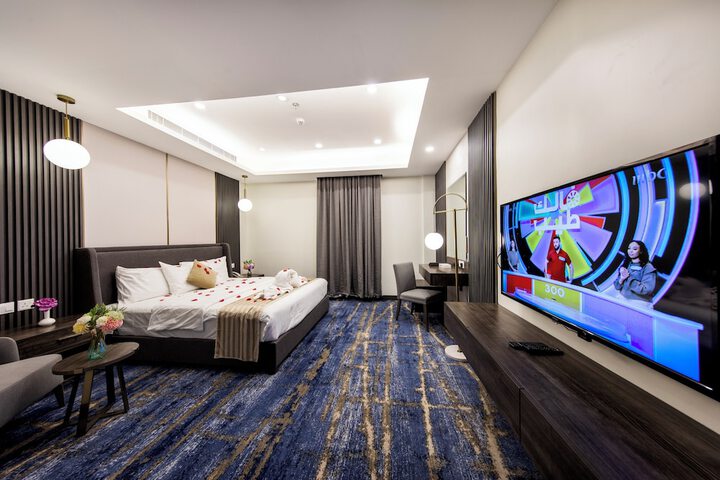 Room 15 of 36