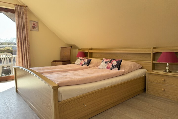 Room 8 of 68