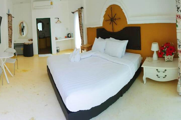 Room 8 of 30