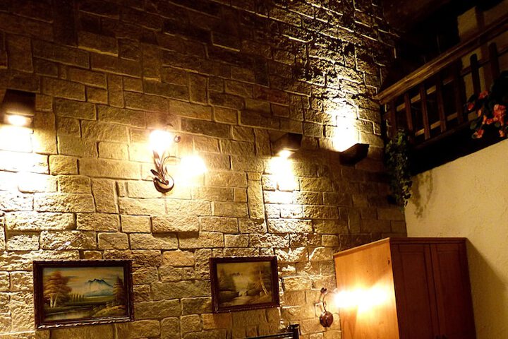 Room 2 of 35
