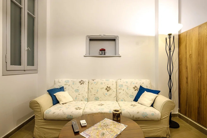 Room 2 of 11