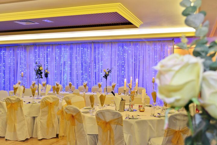 Ballroom/Hall 17 of 24