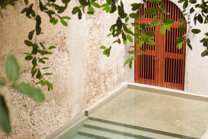 Pool 44 of 76