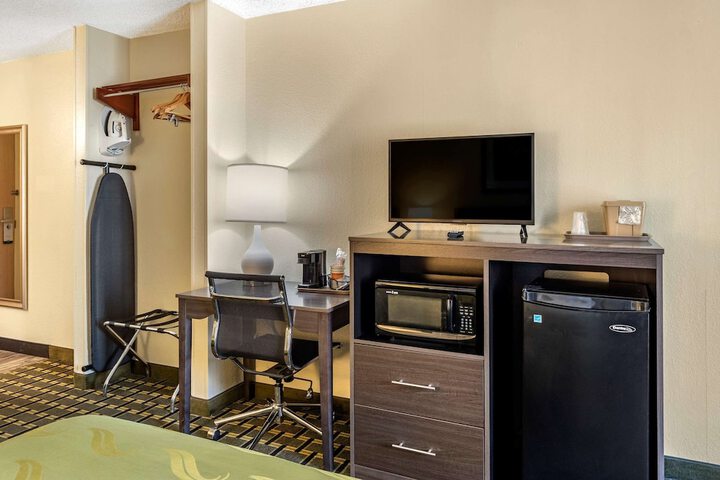 Standard Room, King or Two Doubles (1 of 9)