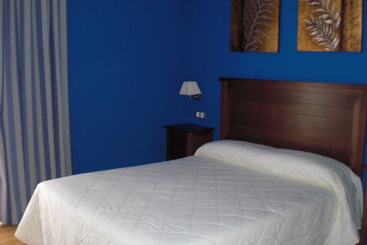 Room 4 of 7