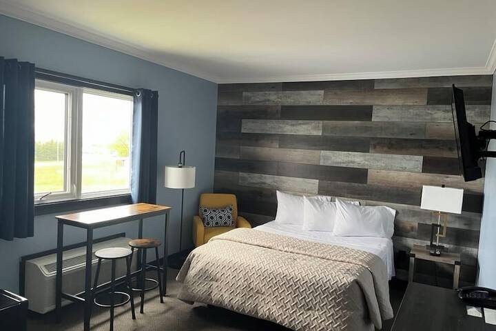 Room 4 of 27