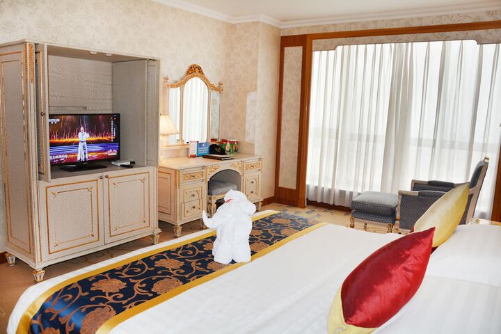 Room 9 of 121