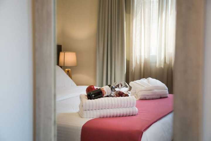 Room 4 of 111
