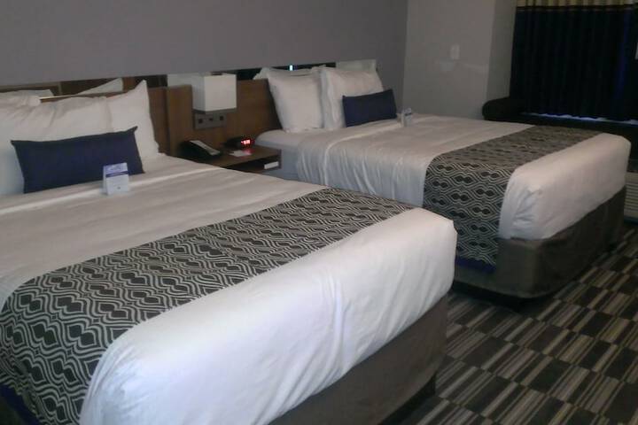 Room 8 of 33