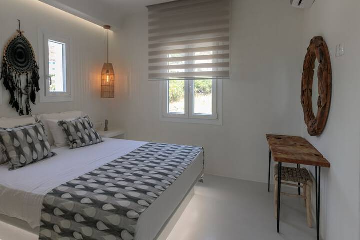 Room 4 of 128