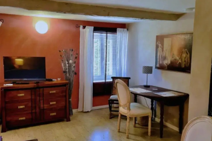 Room 2 of 11