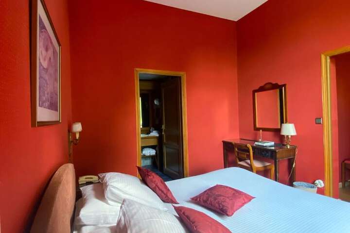 Room 15 of 98