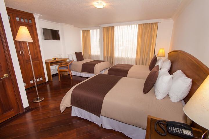 Room 7 of 18