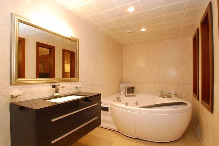 Bath Interior