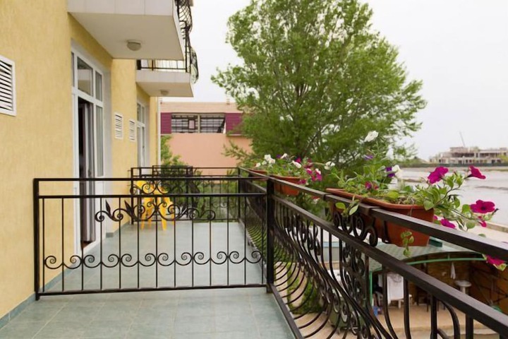 Terrace/Patio 11 of 32