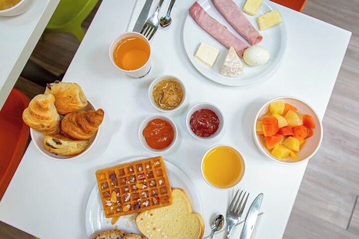 Breakfast/Coffee Service 38 of 40
