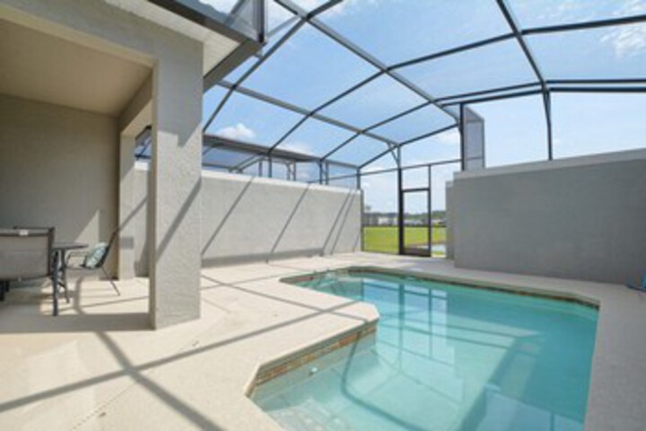 Storey Lake 4 Bedroom Townhome w Splashpool - 1618ST