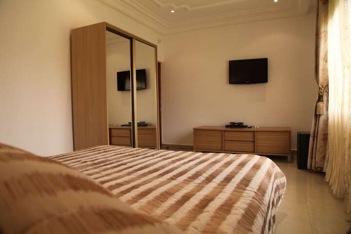 Room 14 of 69