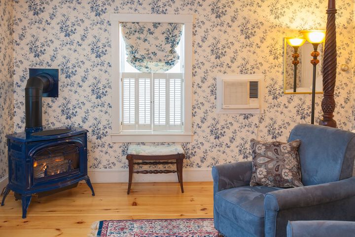 Room 25 of 63