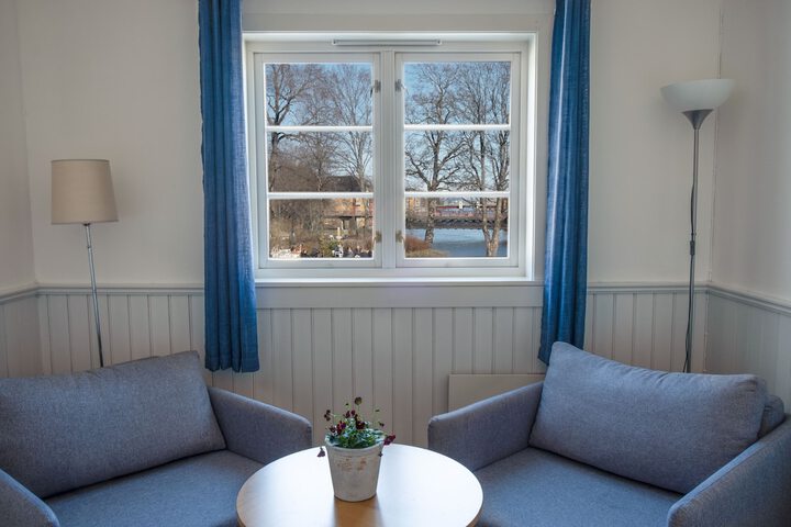 Room 4 of 18