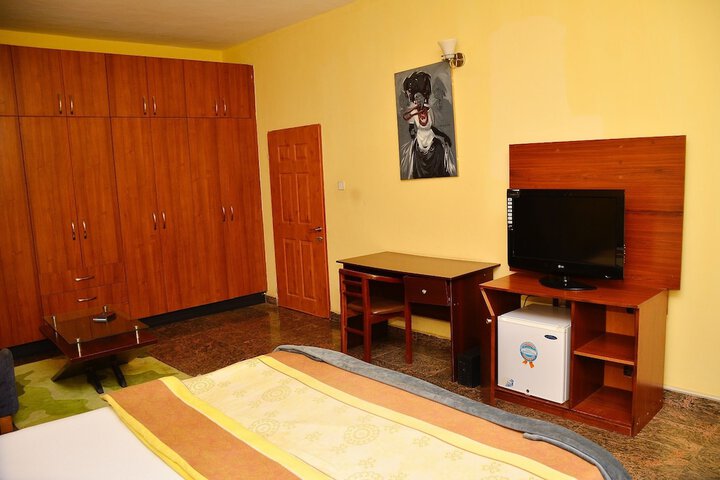 Room 43 of 94
