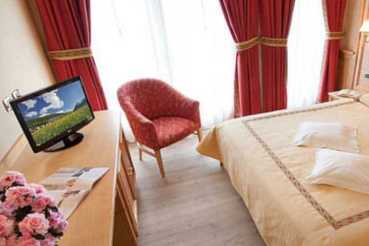 Room 12 of 78