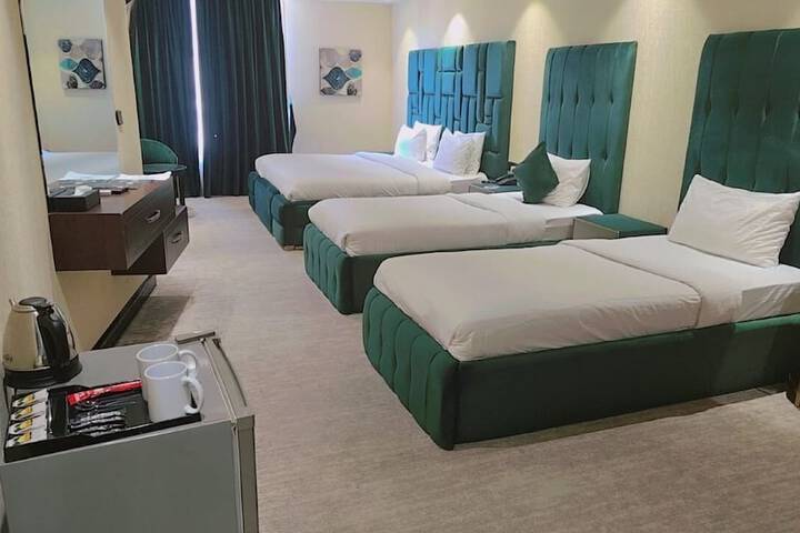 Room 5 of 28