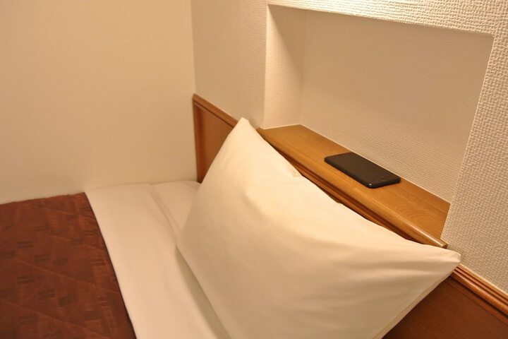 Room 16 of 34
