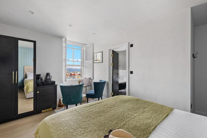 Leader Suite - Sea View - Free Wi-Fi
