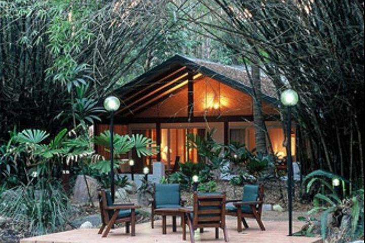 Hotel Exterior 79 of 106