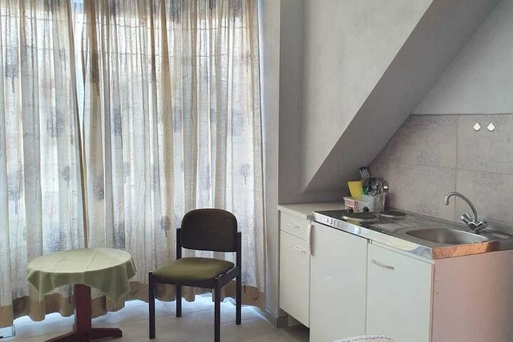 Room 12 of 39