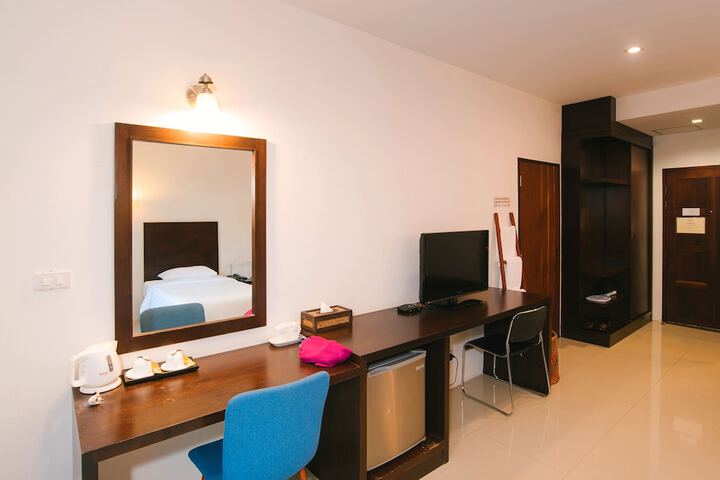 Room 25 of 65