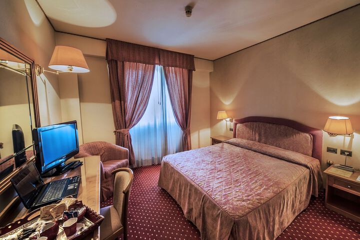 Room 12 of 22