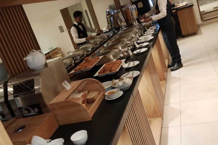 Breakfast/Coffee Service 7 of 8