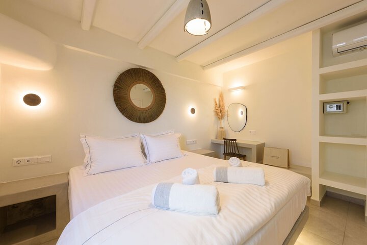 Room 52 of 144