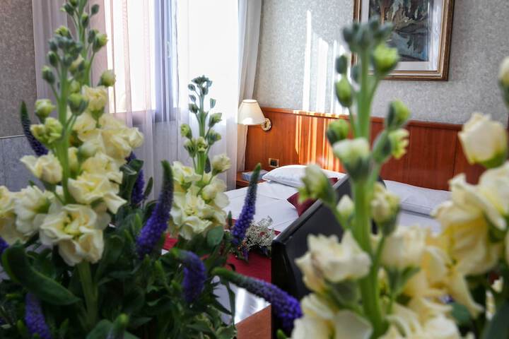 Room 16 of 41