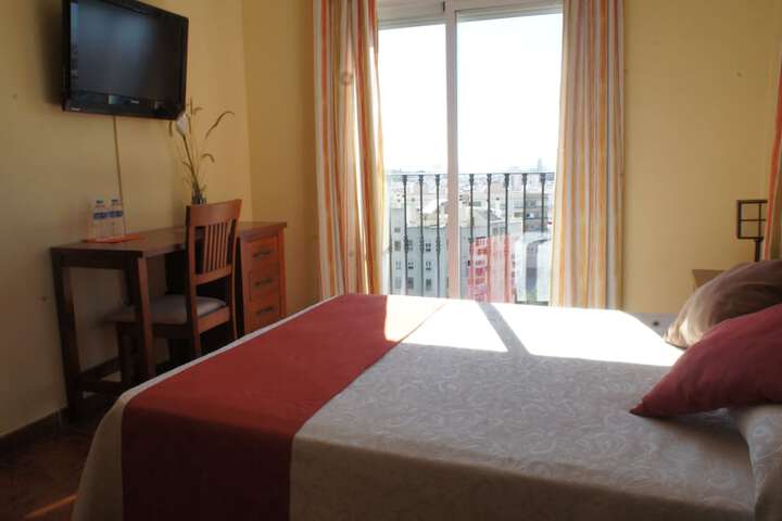 Room 14 of 27