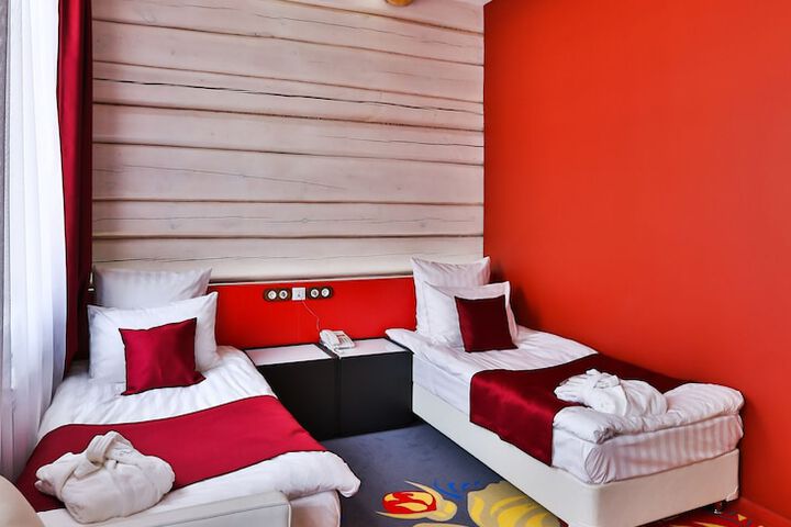 Room 4 of 49