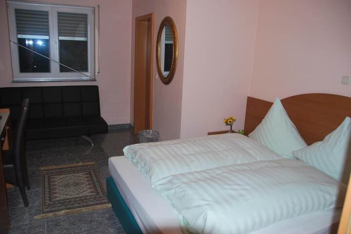 Room 7 of 37