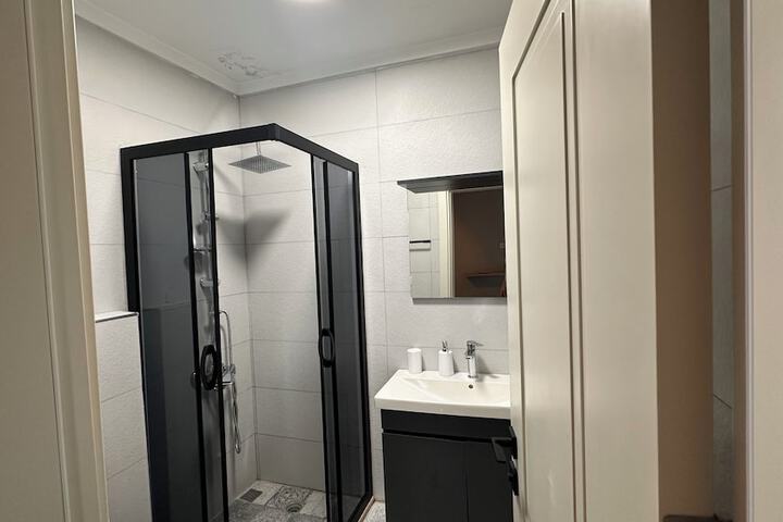 Room 22 of 101