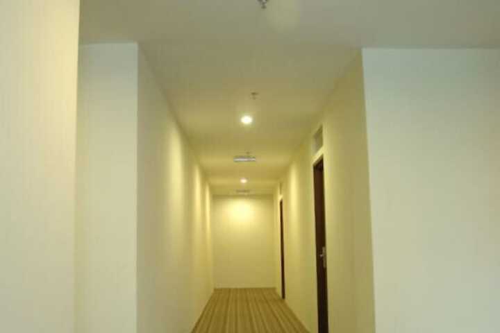 Ballroom/Hall 13 of 14