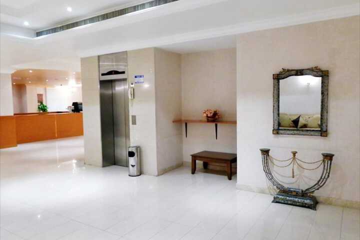 Hotel 4 of 34