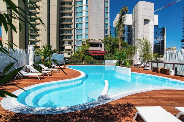 Hotel with Pool