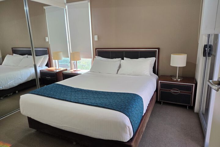 Room 10 of 107