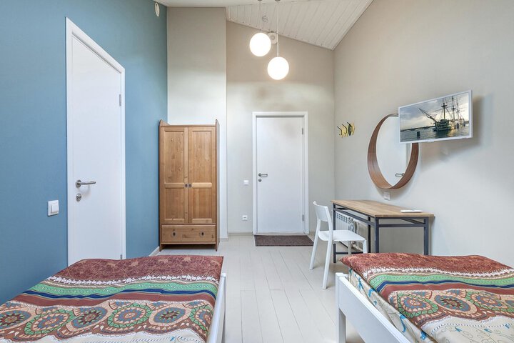 Room 16 of 49
