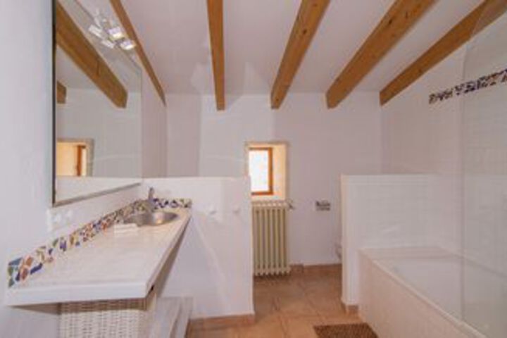 Room 5 of 20