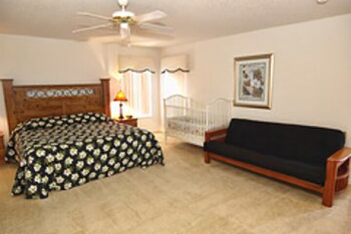 Room 8 of 19