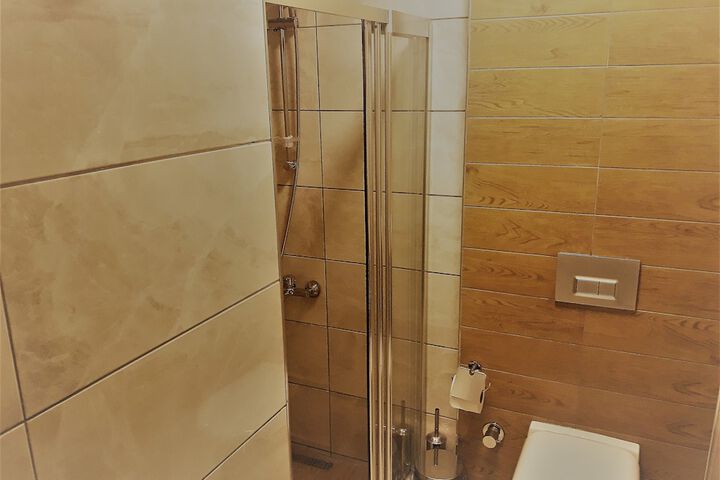 Room 13 of 20