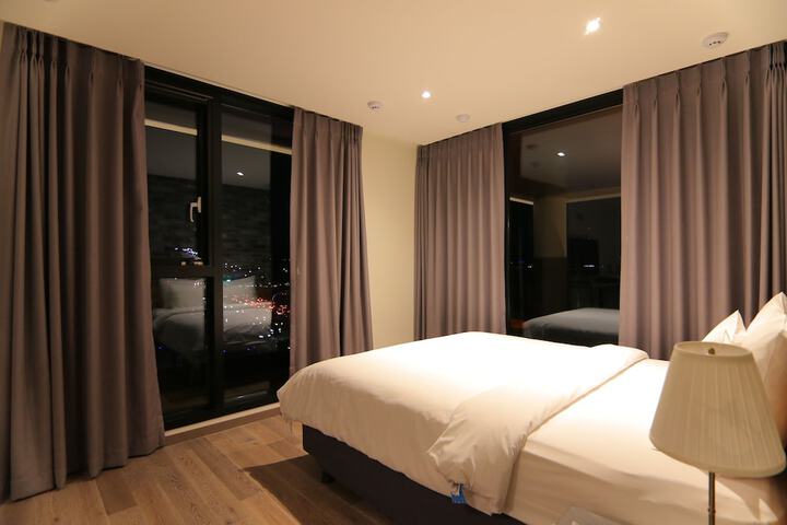 Room 72 of 190